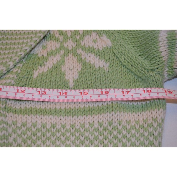 Women's Size Medium 100% Wool Handknit Cardigan Toggle Fair Isle Green Shawl - Picture 12 of 14